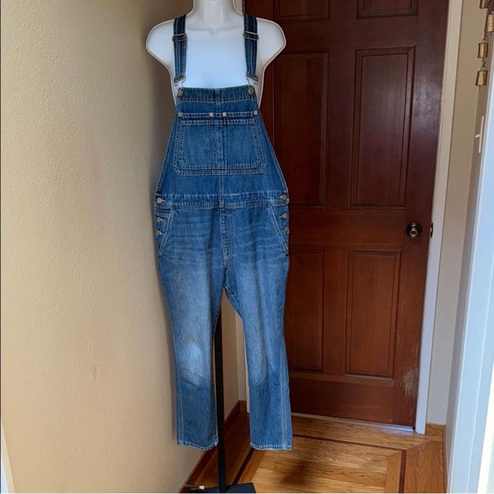 GAP Women’s Classic Blue Denim Jean Overalls Size M